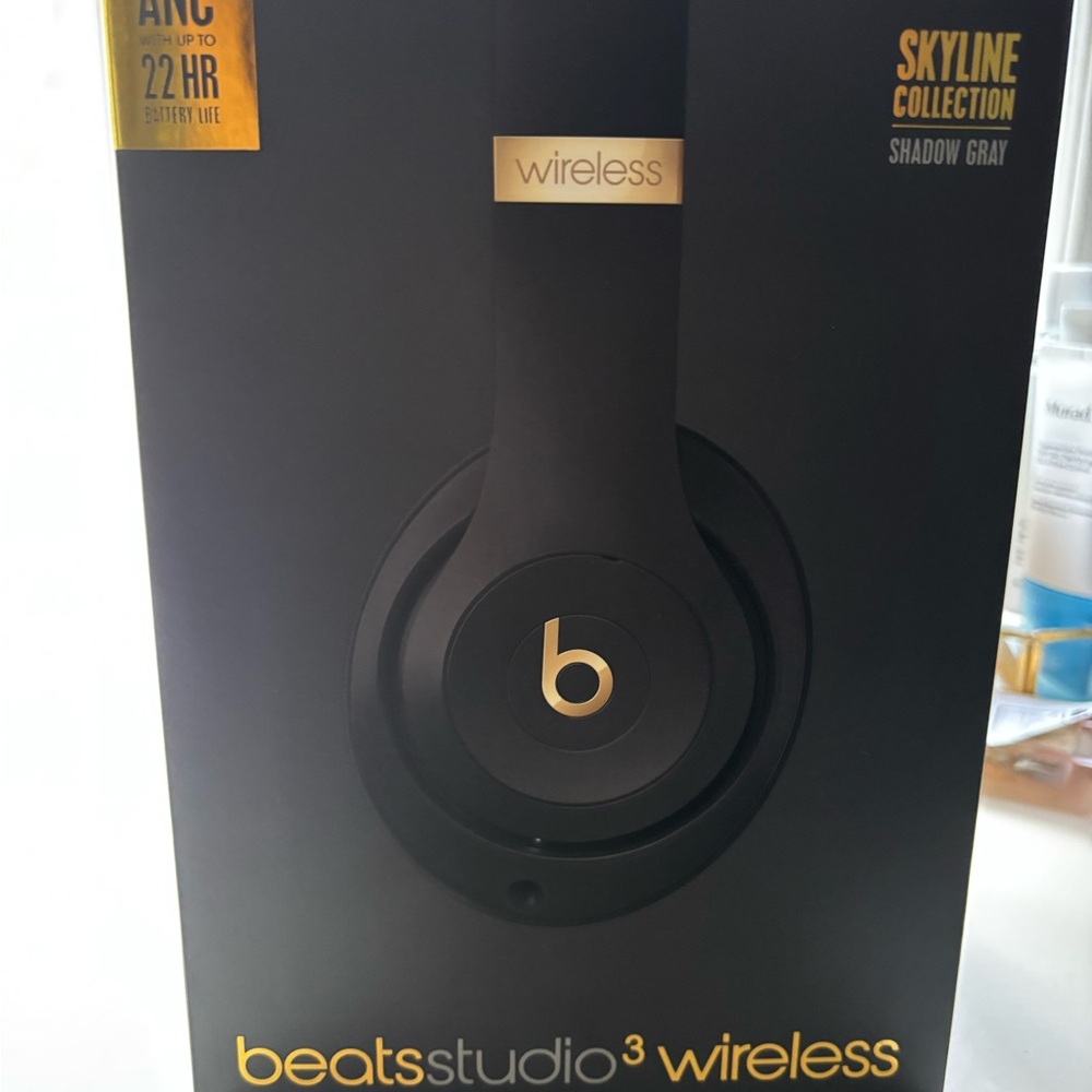 Beats by Dre Studio3 Wireless Headphones - Shadow Gray